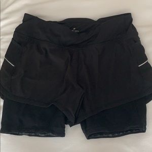 Athleta womens short with under shorts (SM)